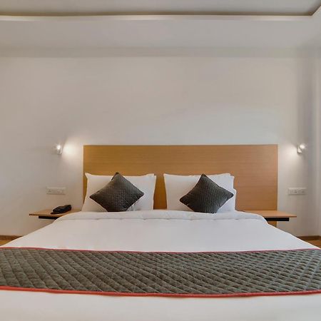 Hotel Townhouse Ss Aero Prime Shamshabad Exterior foto